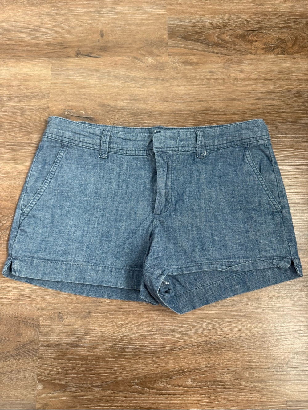 GAP Women's Denim-Style Jean Shorts in Light Blue